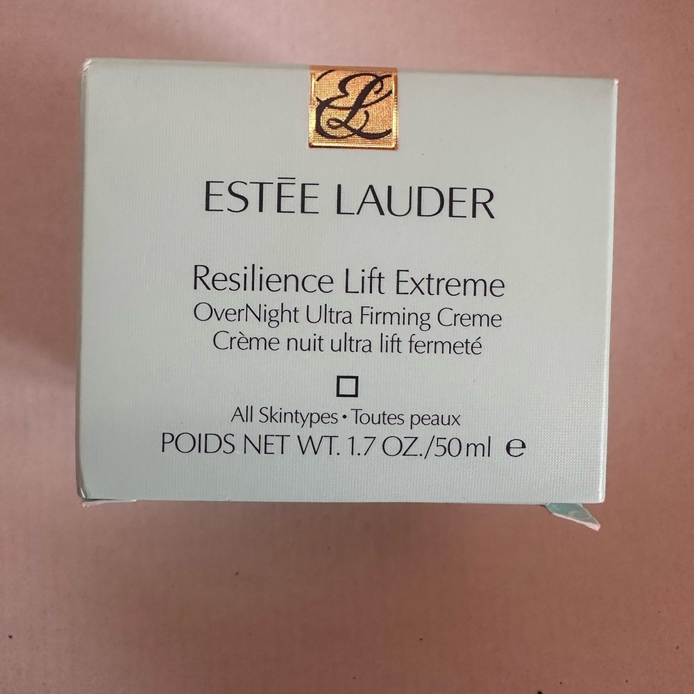 estée lauder resilience lift extreme.
never used, brand new in box. 
1.7 oz